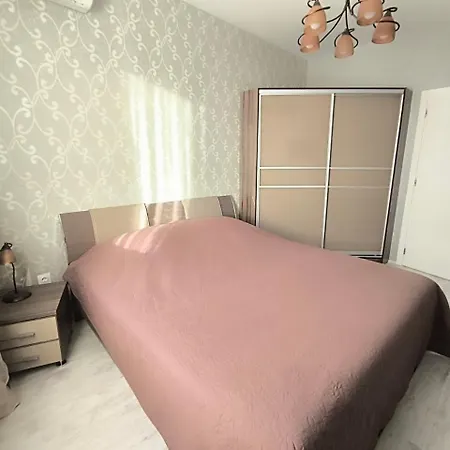 Apartamento Dom-el Real 4 - *